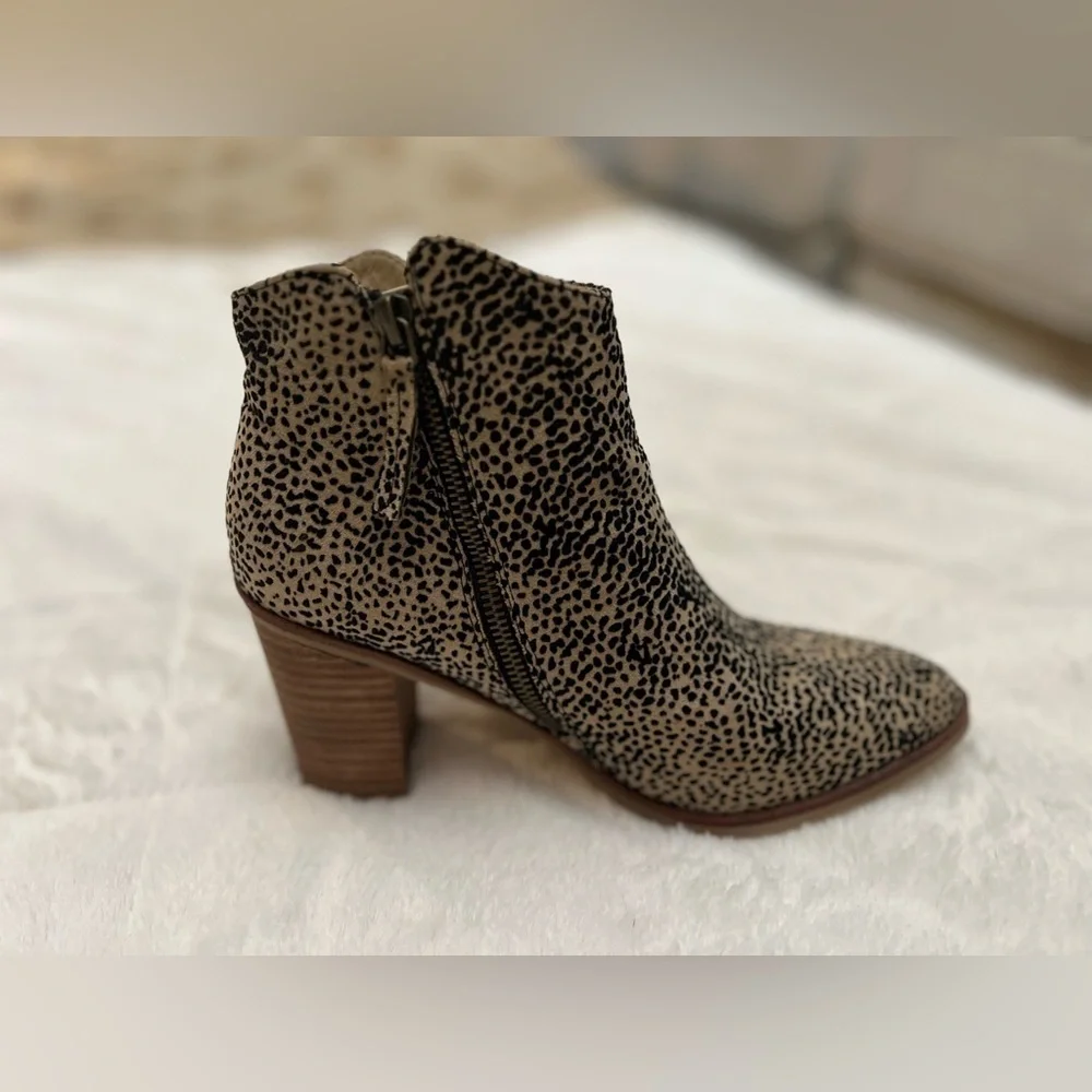 ✨ MIA Tracee Booties - Animal Print - Size 9